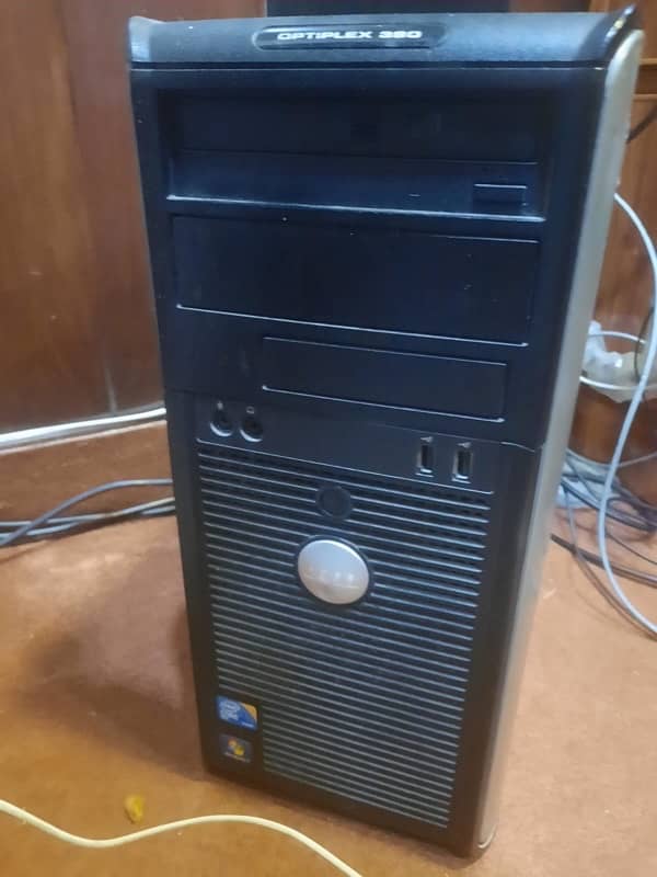 core TM2 duo cpu with LCD keyboard and mouse 1