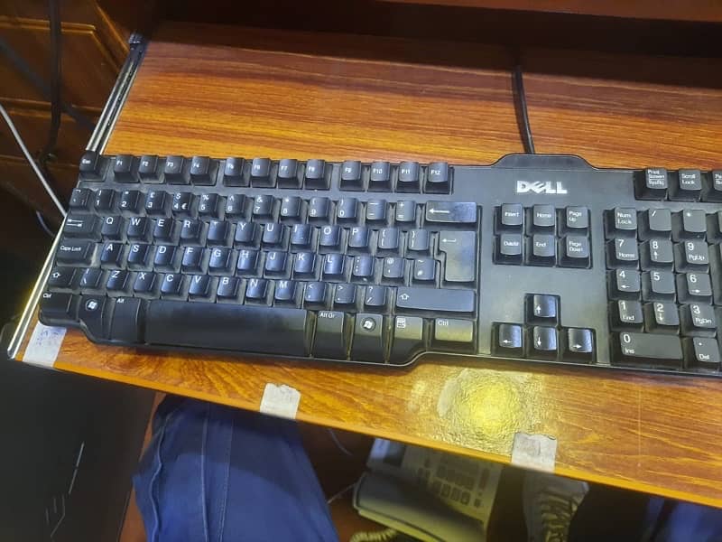 core TM2 duo cpu with LCD keyboard and mouse 8