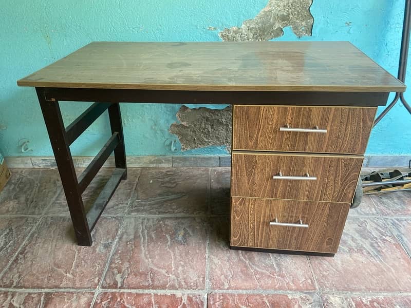 Study Table in good condition 0