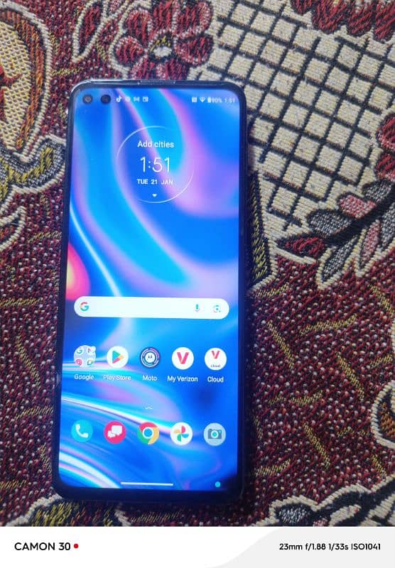 Motorola one 5g uw 1