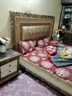 bed with dewan good condition