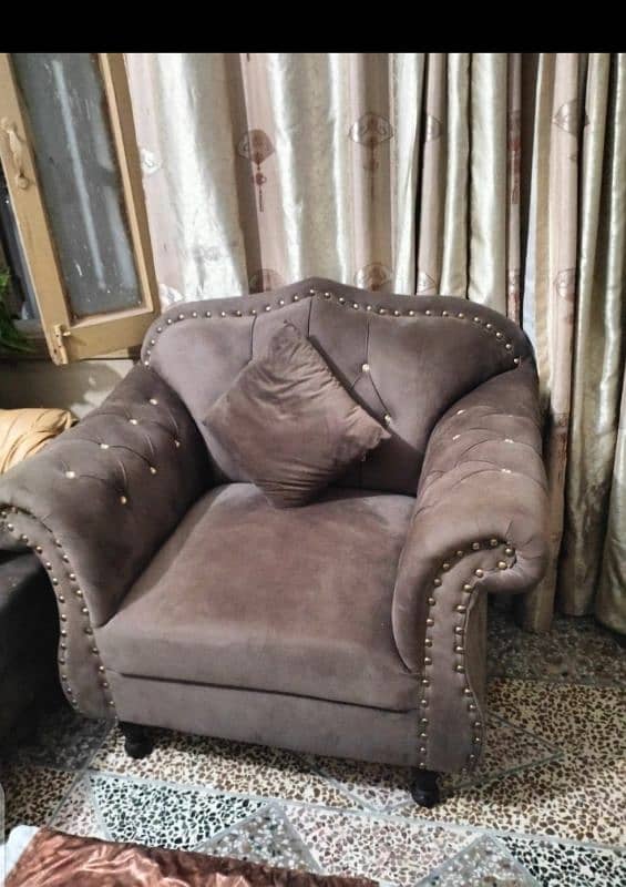 7 seater sofa set urgent sale 2