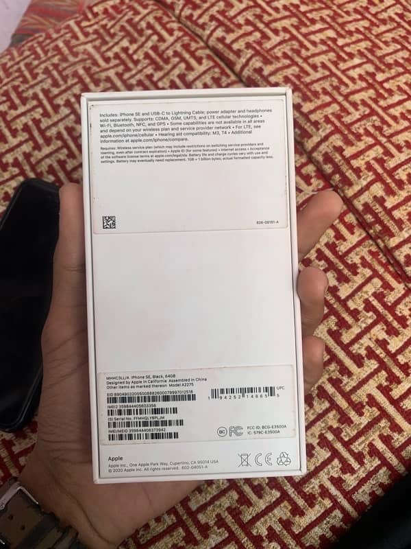 Iphone SE 2020 with box 8