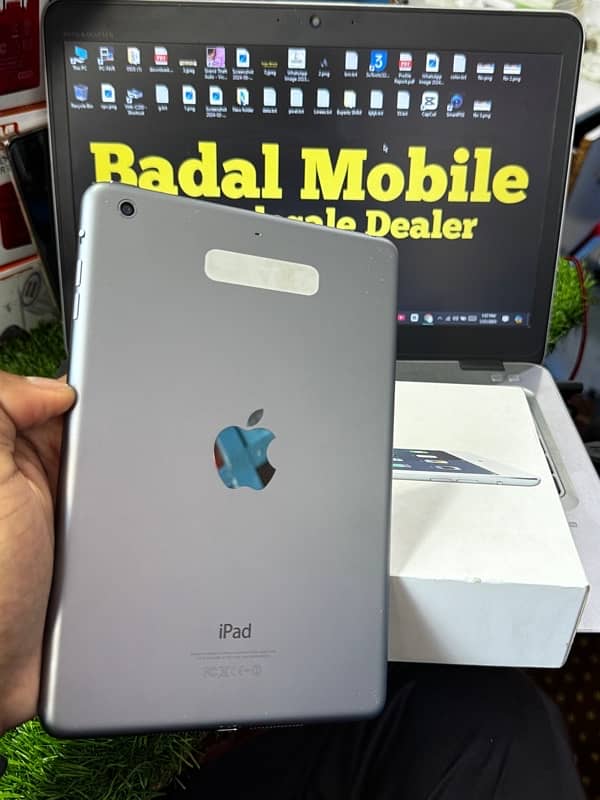 IPad Mini 2 With Complete Box 4