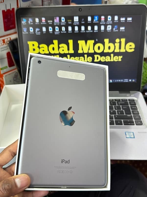 IPad Mini 2 With Complete Box 10