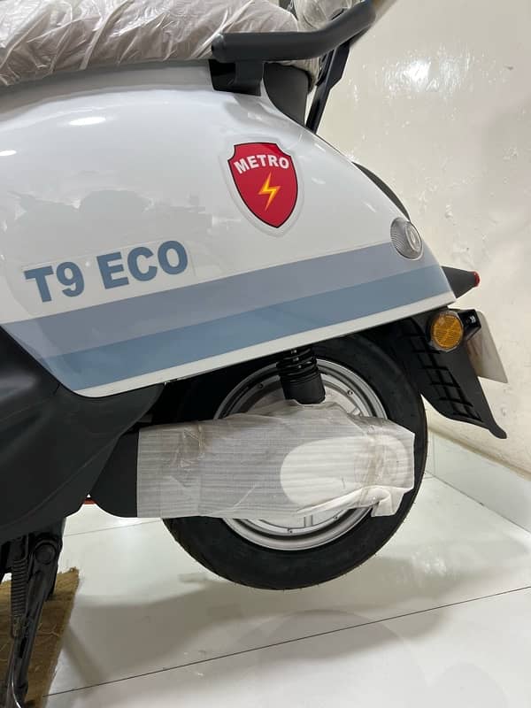 Metro T9 Eco Electric Scooty 4