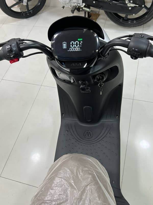 Metro T9 Eco Electric Scooty 5