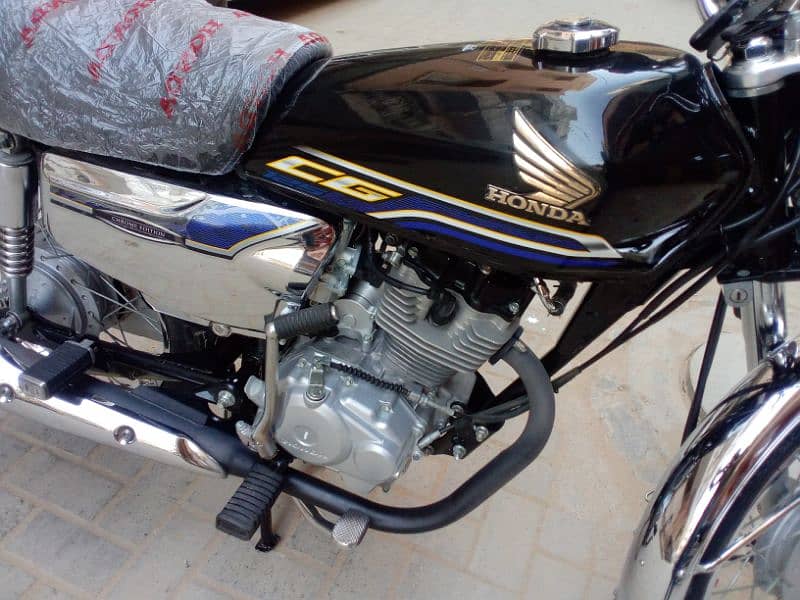 Honda 125 karachi number 24 model 1