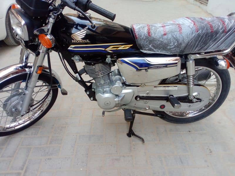 Honda 125 karachi number 24 model 2