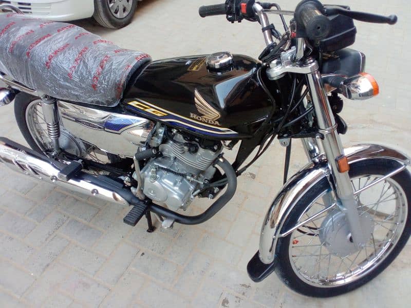 Honda 125 karachi number 24 model 3