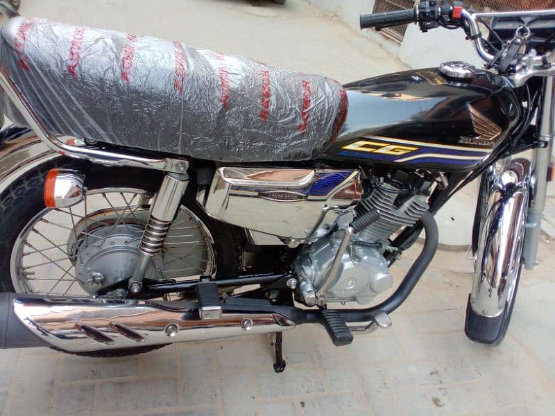 Honda 125 karachi number 24 model 5