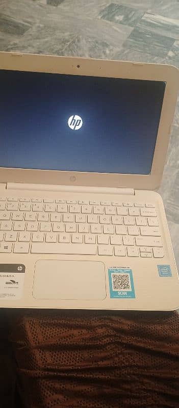 HP stream 11 PC  3Gb ram 32 GB memory 4