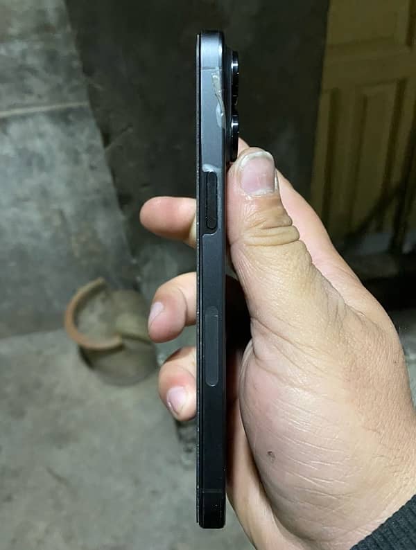 iPhone 15 pro max 10/10 condition Batrry health 94 . . ! 256 Gb 3