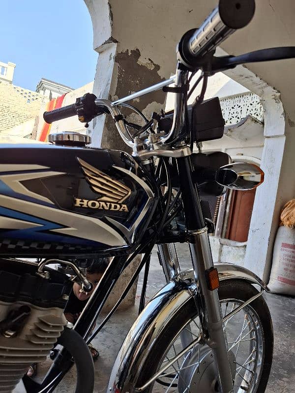 HONDA CG 125cc 2025 Black 5