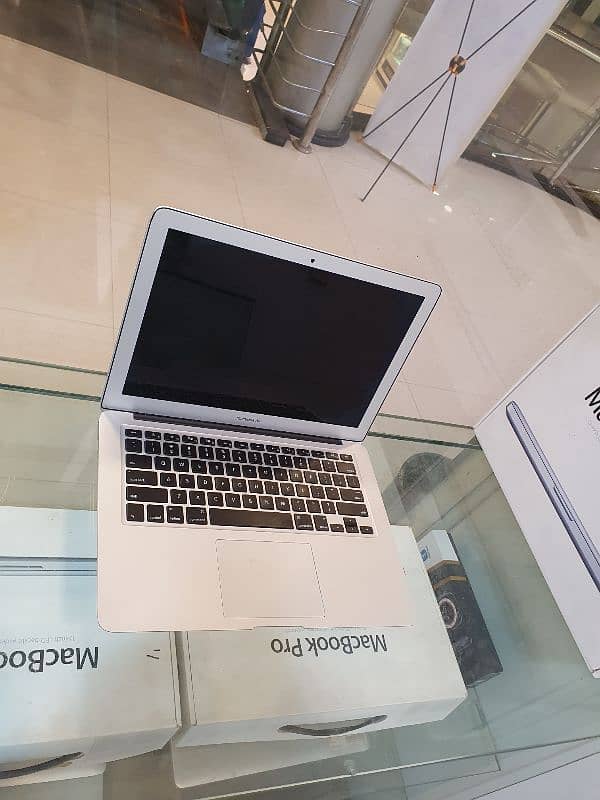 Apple Macbook Air 2017 0