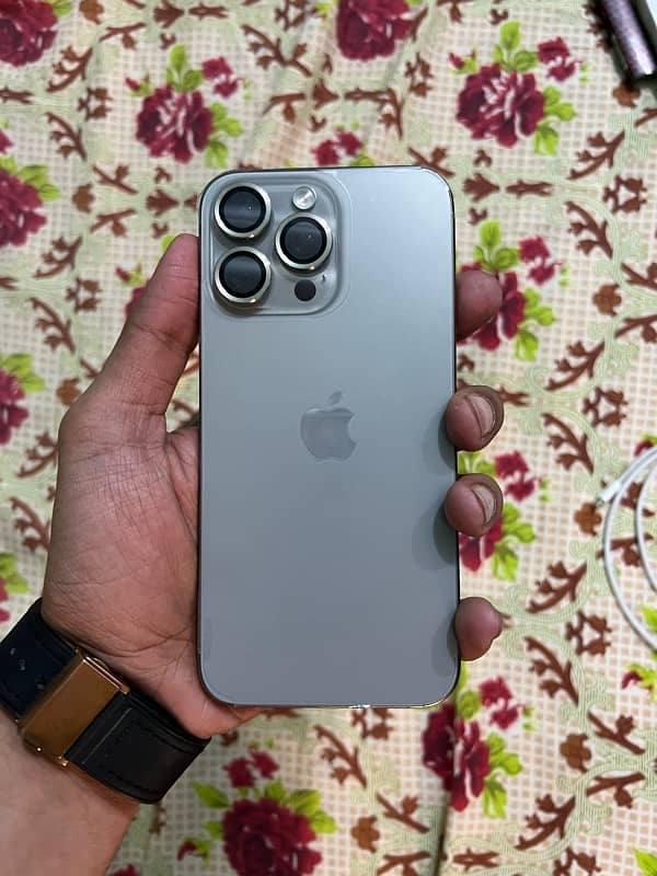 IPHONE 15 PRO MAX NEW CONDITION 2