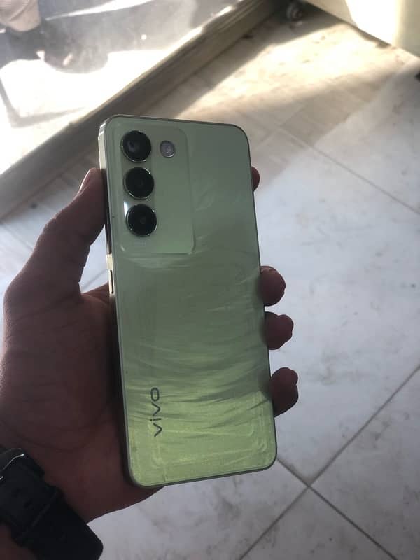 vivo y100 lush condition 2