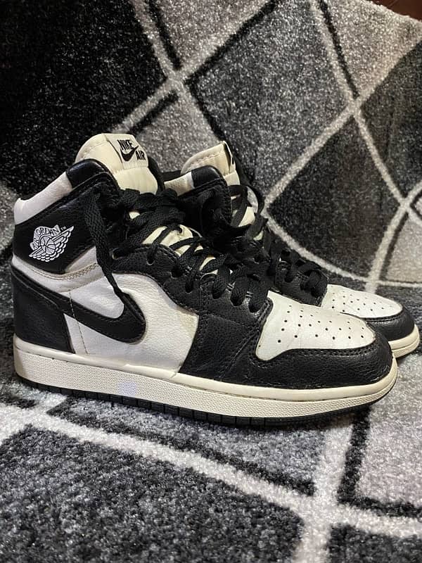 Air Jordan 1 retro high of (black white) 2