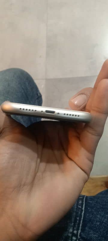 I am selling my I phone 2