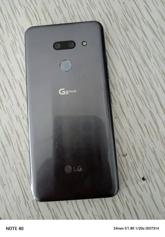 LG 8thini 1