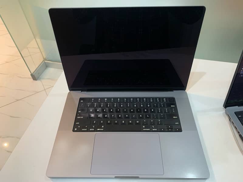 macbook pro m1 pro 16inch 32/1TB 1