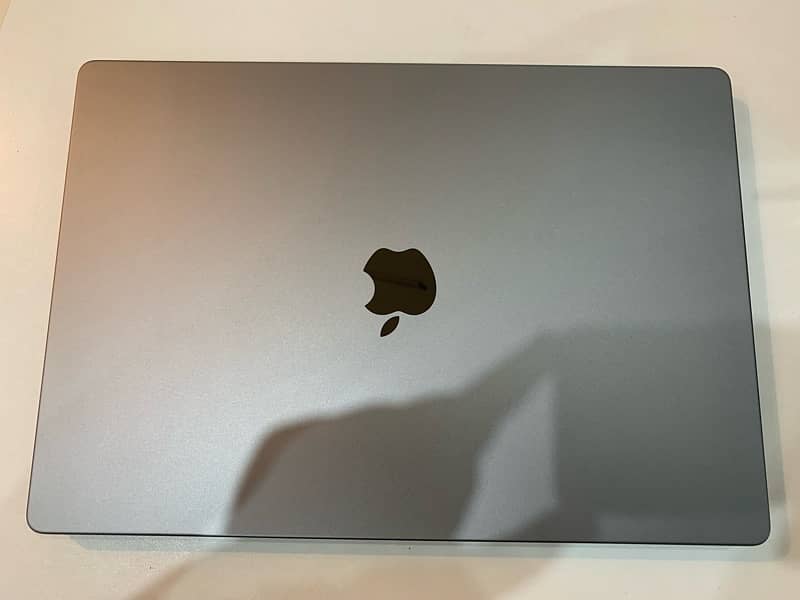 macbook pro m1 pro 16inch 32/1TB 2