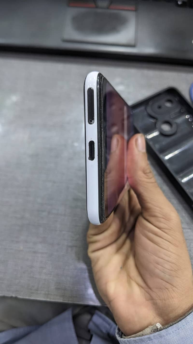 Google Pixel 3 OEM locked Non Pta 4/64 6