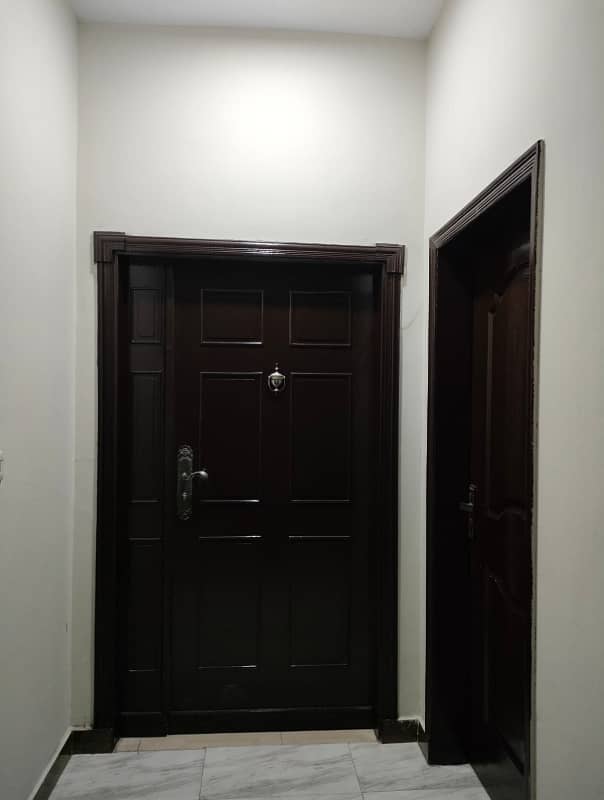 Cheapest 10 Marla 3 Bed Flat On Superb Location Is Avialable For Sale In Askari-11, Lahore 1