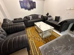 7 seater brand new sofa set available with cushions