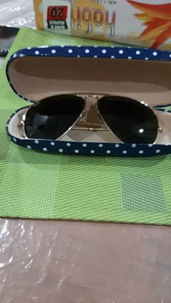 REYBAN SUN GLASSES