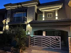 10 Marla House For Sale in Bahria Town Phase 8