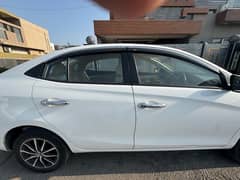 Toyota Yaris 2022 1.3 ativ cvt