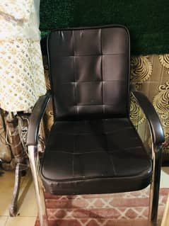 chair avilable codition good hay