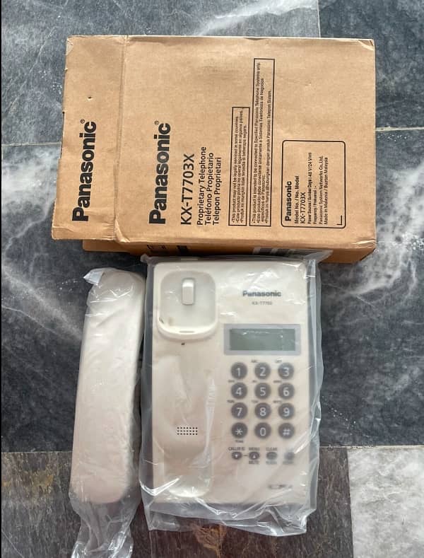 Panasonic KX-NS500BX Exchange, KX-DT543 Console and VOIP Card for Sale 5