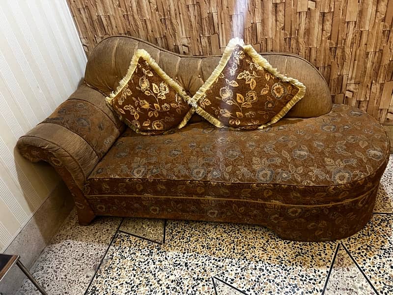 7 seater sofa for sale in Chur Rwp 2