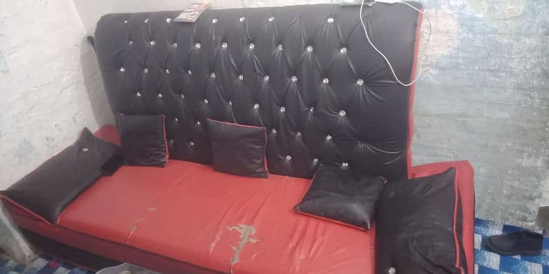 5 seater sofa set available for sale 2