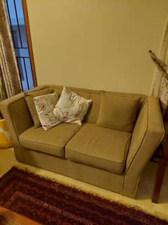 a sofa set in good condition