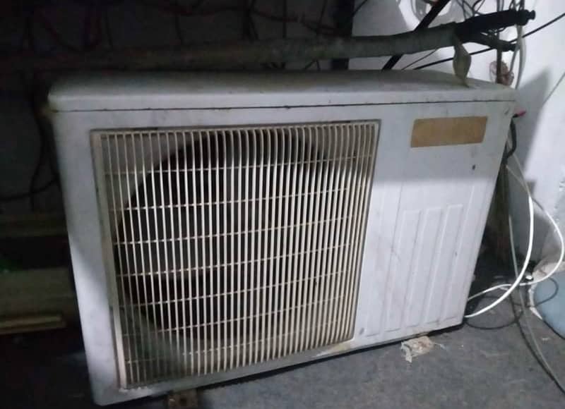 1.5 tone AC urgent sale 2