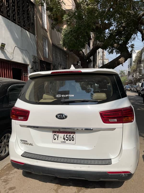 KIA Grand Carnival 2019 3