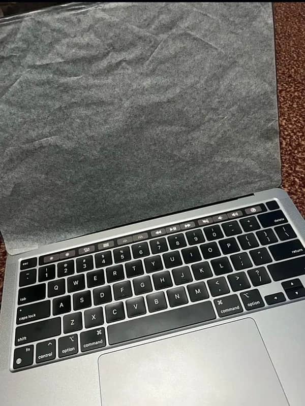 Mac Book Pro M2 13” 1