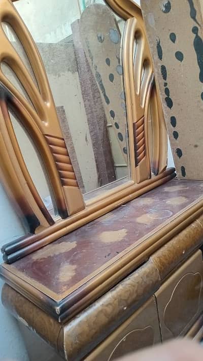 mirror dressing table