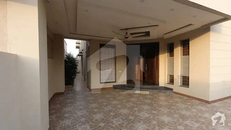 10 Marla House Fully Furnished For Rent Phase 5 16