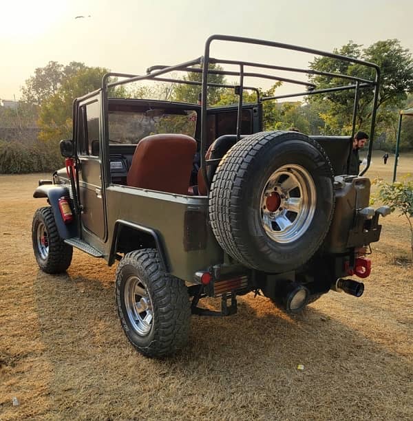 Toyota Land Cruiser FJ40 1981 13