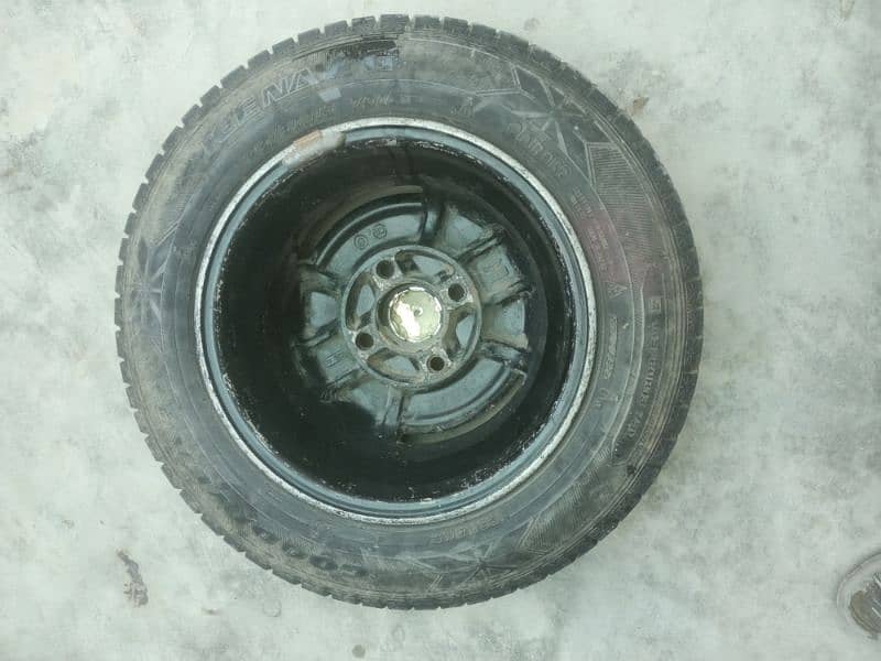 Alloy Rims Wheel With Tubeless Tyres 3