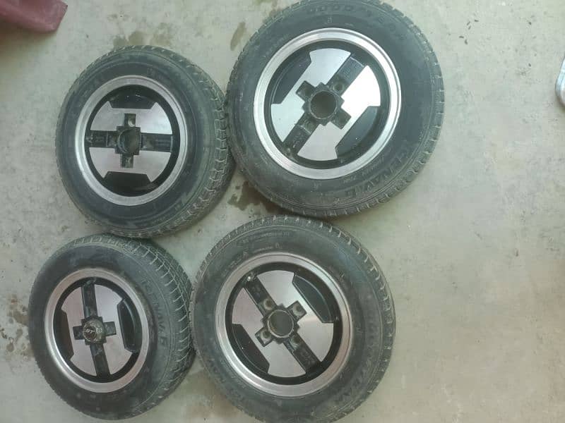 Alloy Rims Wheel With Tubeless Tyres 4