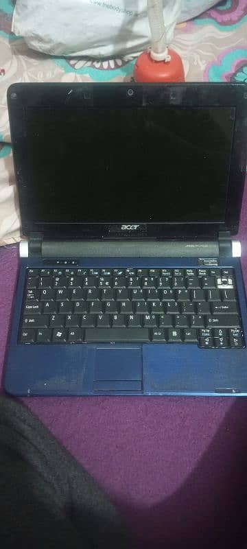 mini laptop khrb hai. . battry or hard disk ni hai 3