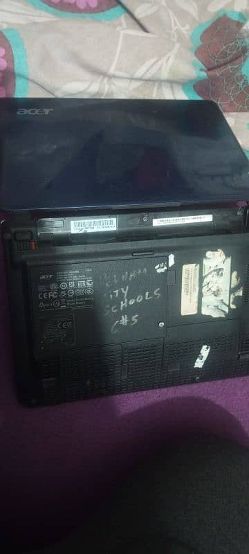 mini laptop khrb hai. . battry or hard disk ni hai 4