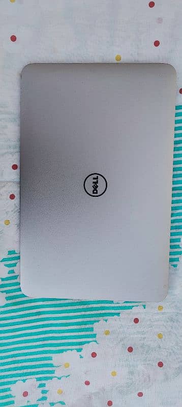 Urgently sale dell laptop core i7 256gb ssd M. 2 with touch screen 2