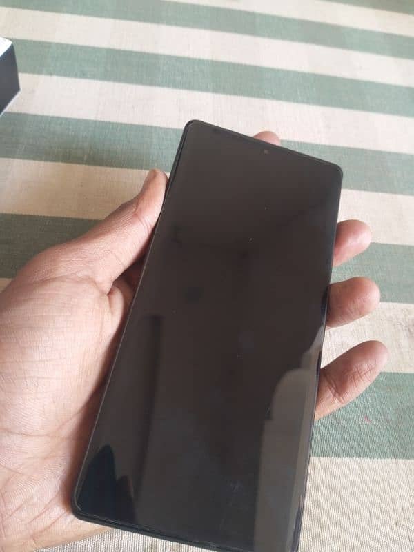 Google pixel 6 pro 10/10 nonpta with box everything orignal 4