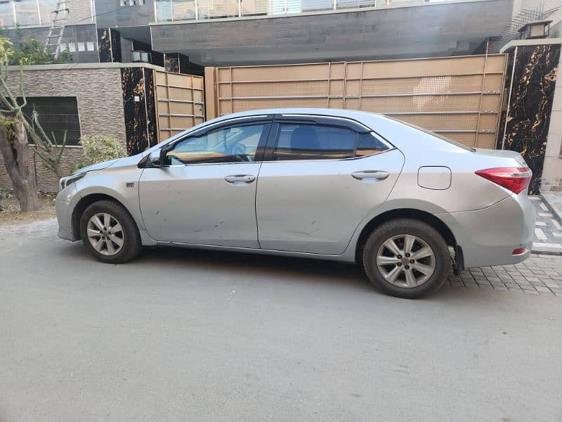 Toyota Corolla Altis 1.6 2015 2